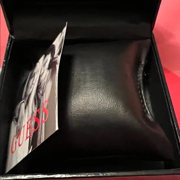 Guess watch gift box - Picture 2 of 7